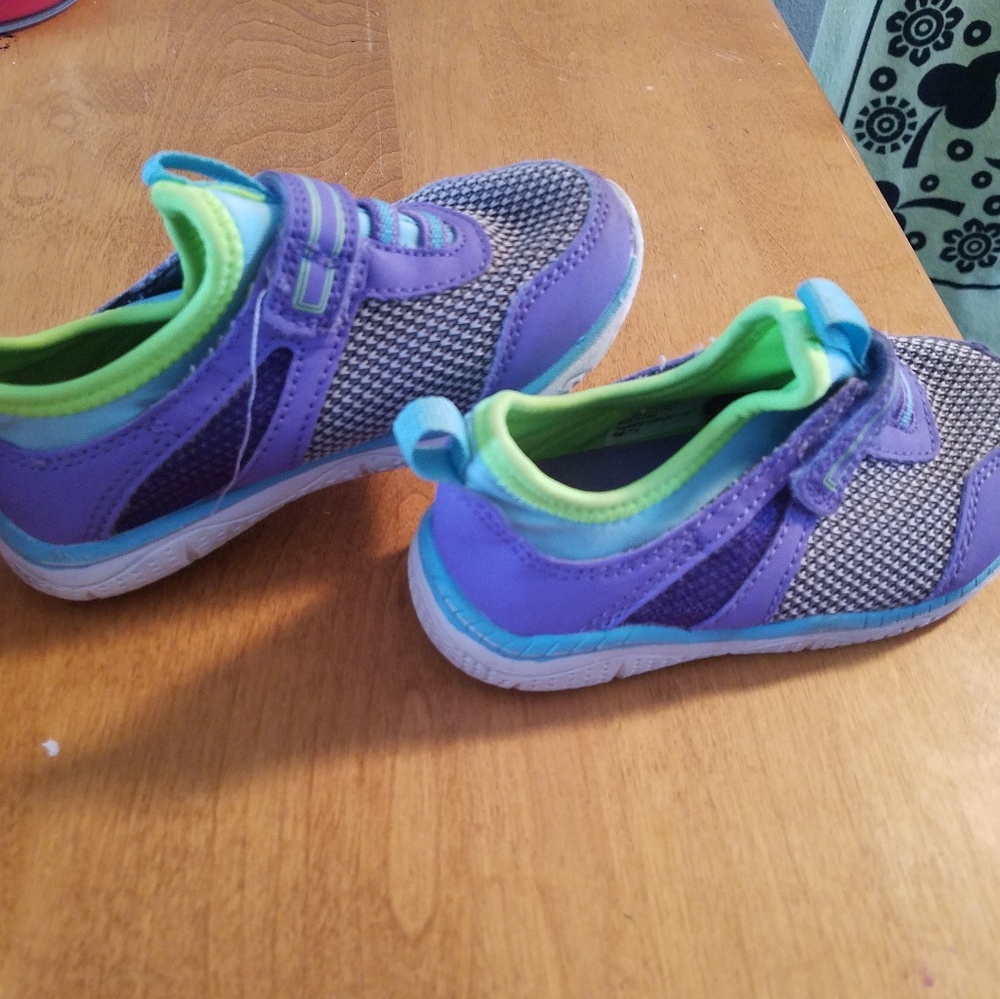 Size 7 toddler tennis shoes